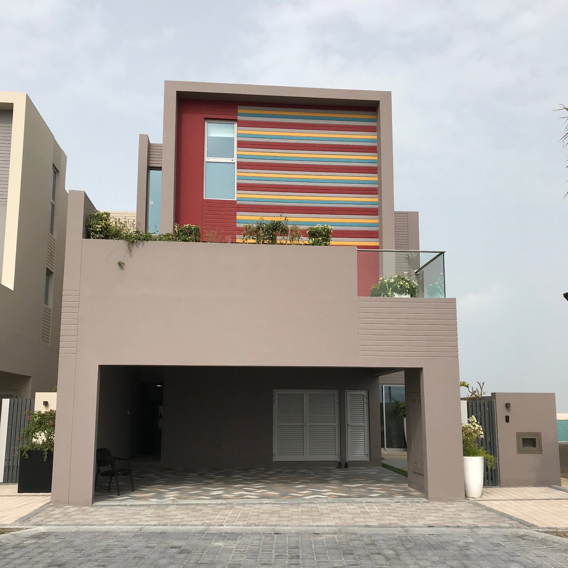 Front view of my modern dream villa